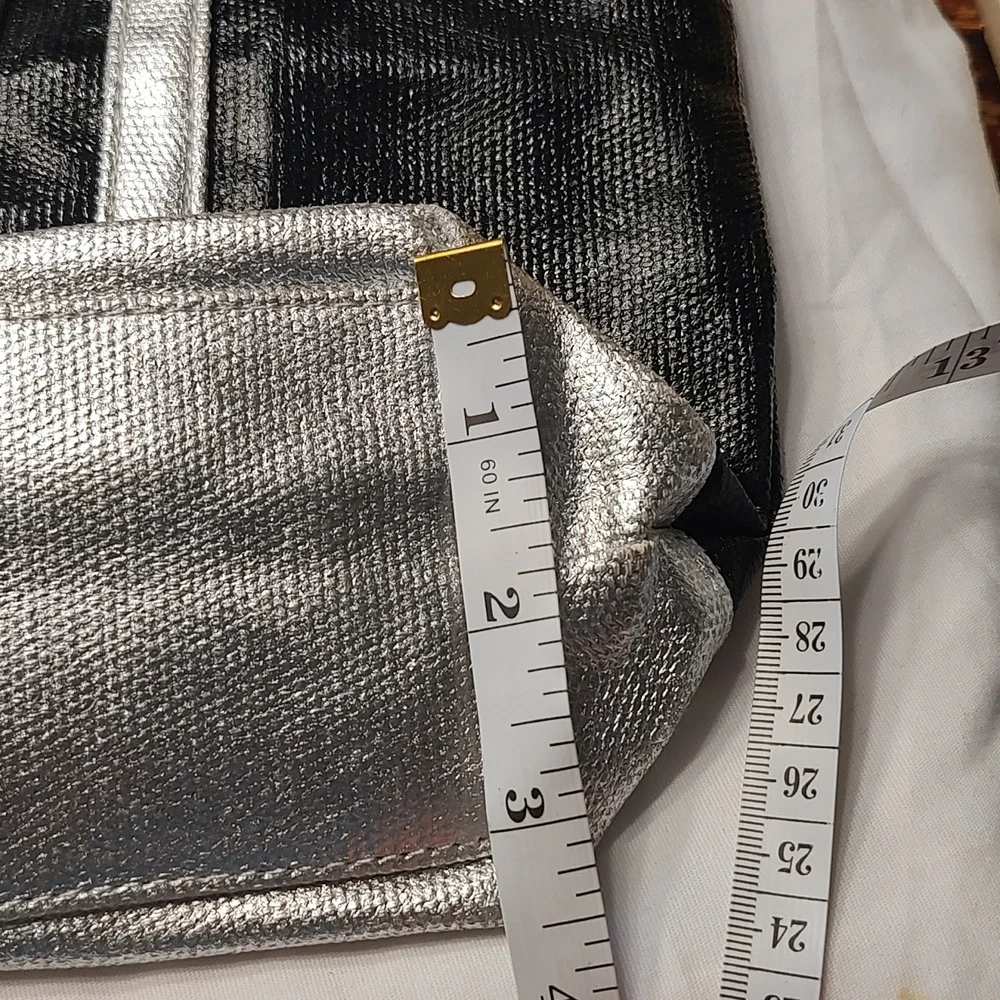 ❤️Victoria Secret Mini Tote Purse Bag Crossbody Silver Black Zippered NWT - Picture 9 of 12